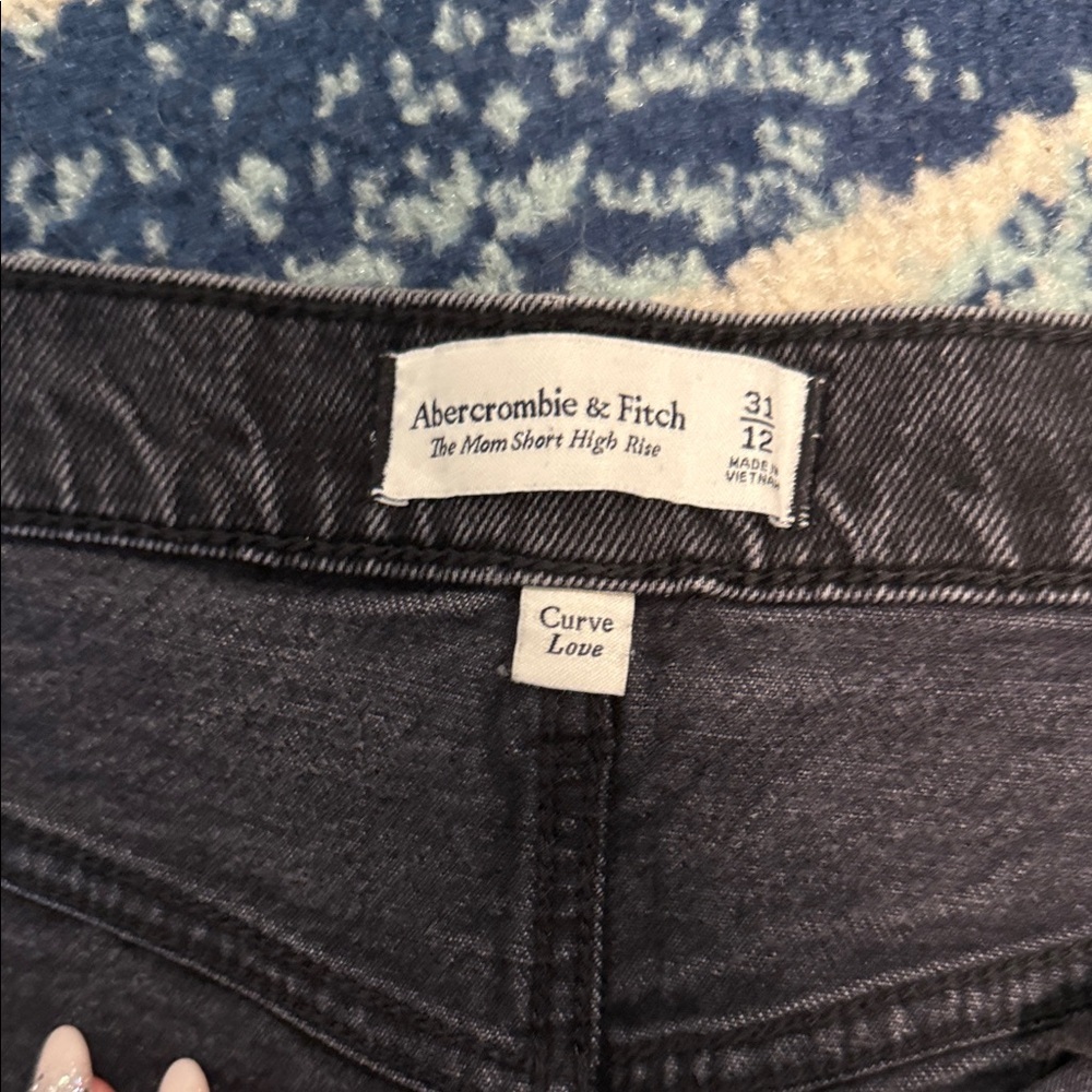 Abercrombie & Fitch Dark Gray/ Faded Black Frayed Jean Shorts - Denim curve love - Picture 2 of 3